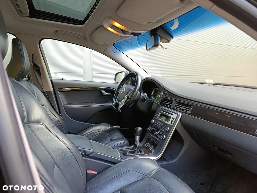 Volvo V70 2.5T Momentum - 14