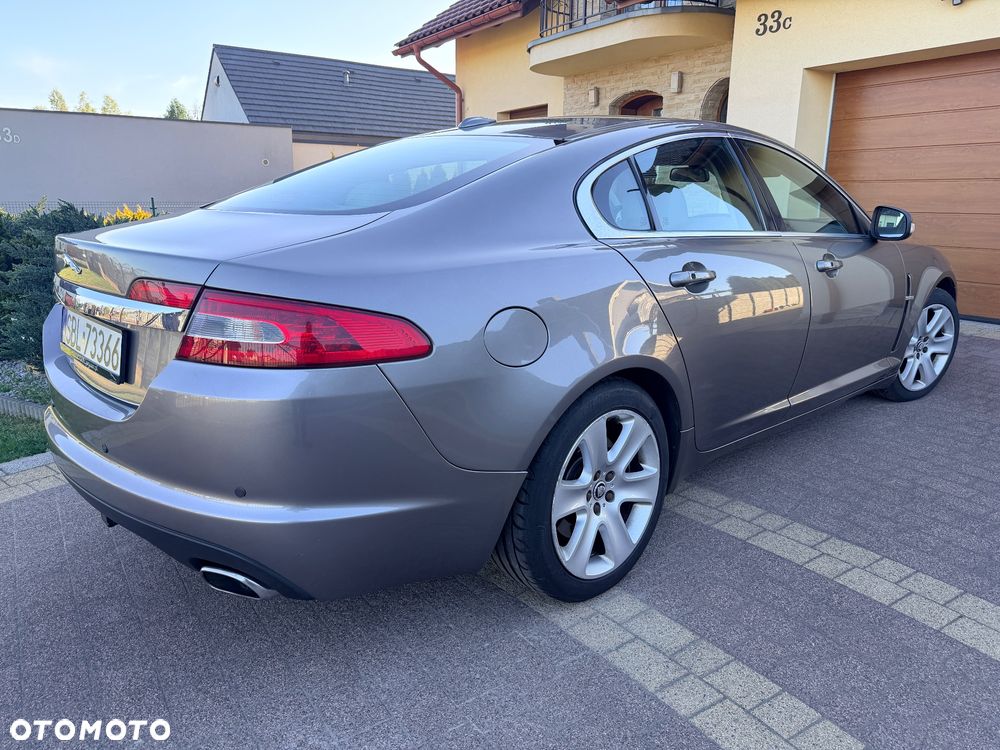 Jaguar XF 2.7 V6 Premium Luxury - 2