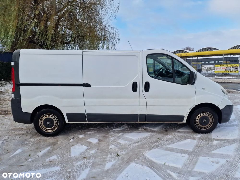 Nissan Primaster - 4