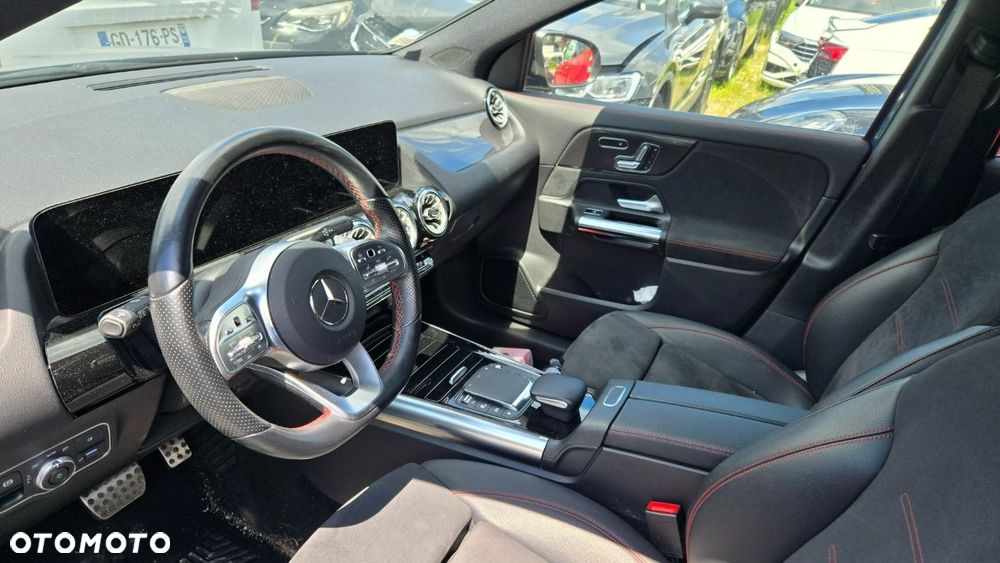 Mercedes-Benz GLA - 18