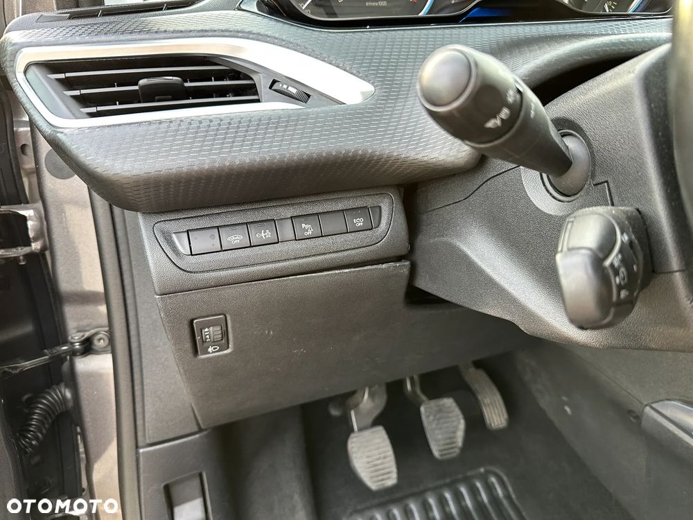 Peugeot 2008 - 18