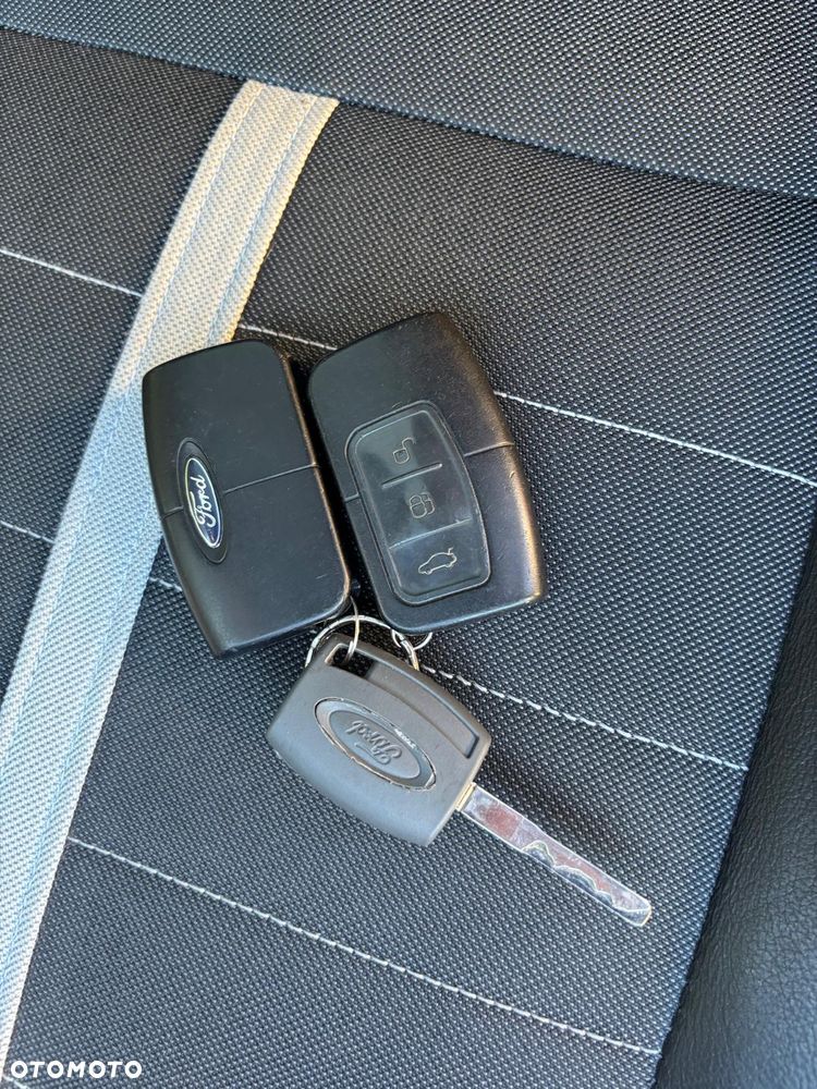 Ford Kuga 2.0 TDCi 4x4 Titanium - 16