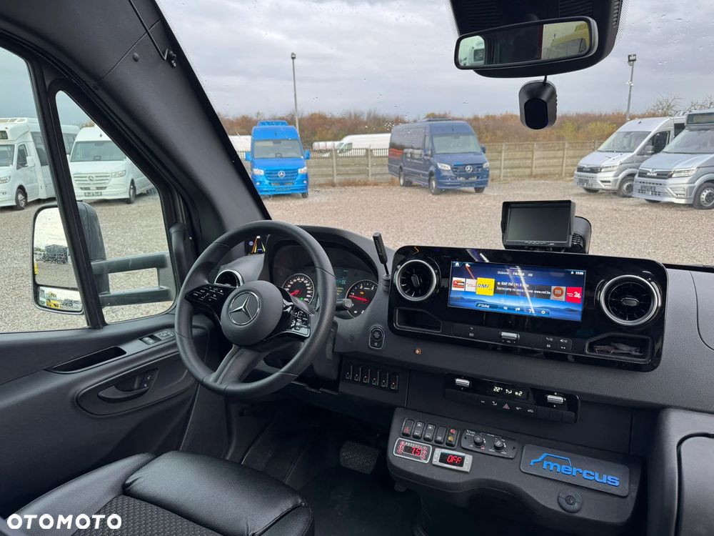 Mercedes-Benz Sprinter 519 - 12