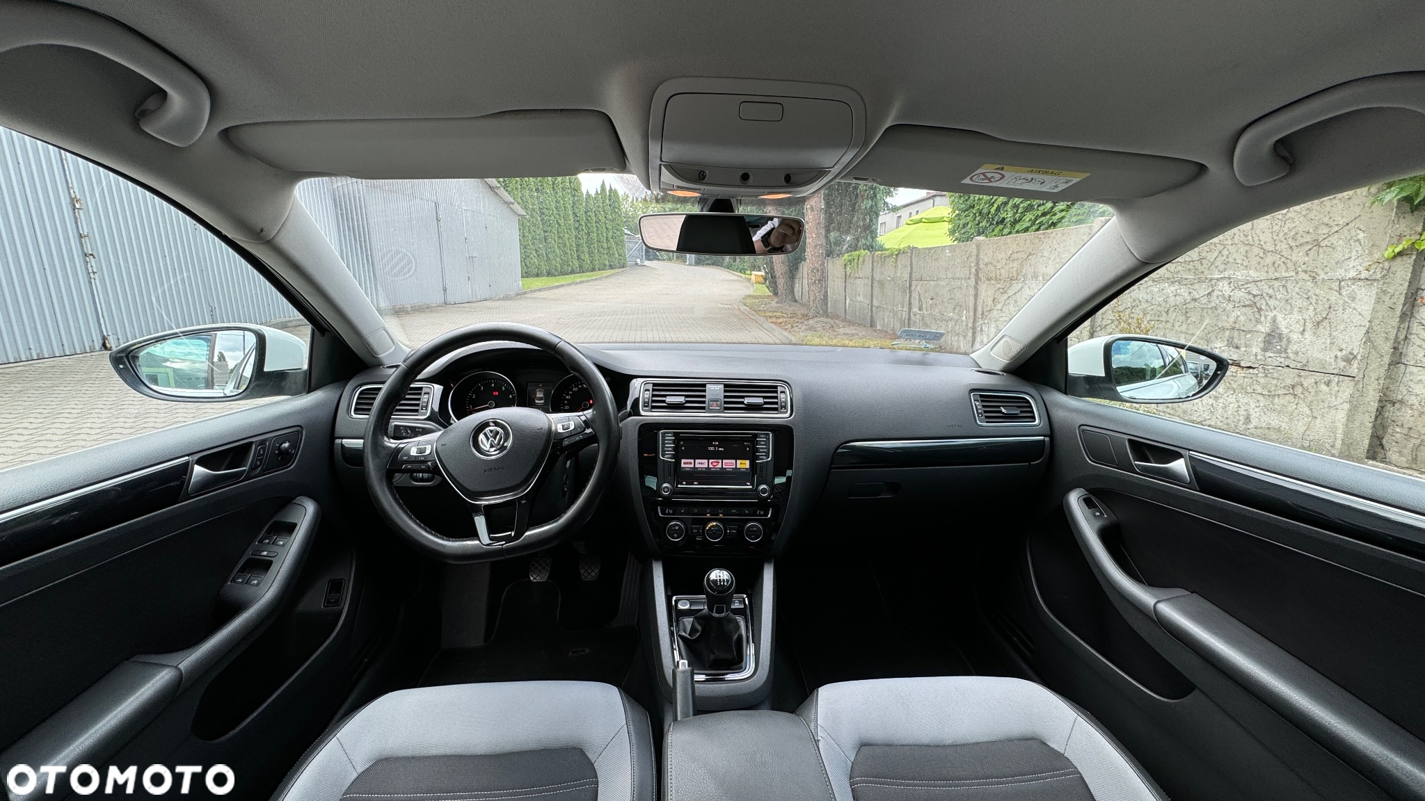 Volkswagen Jetta - 11