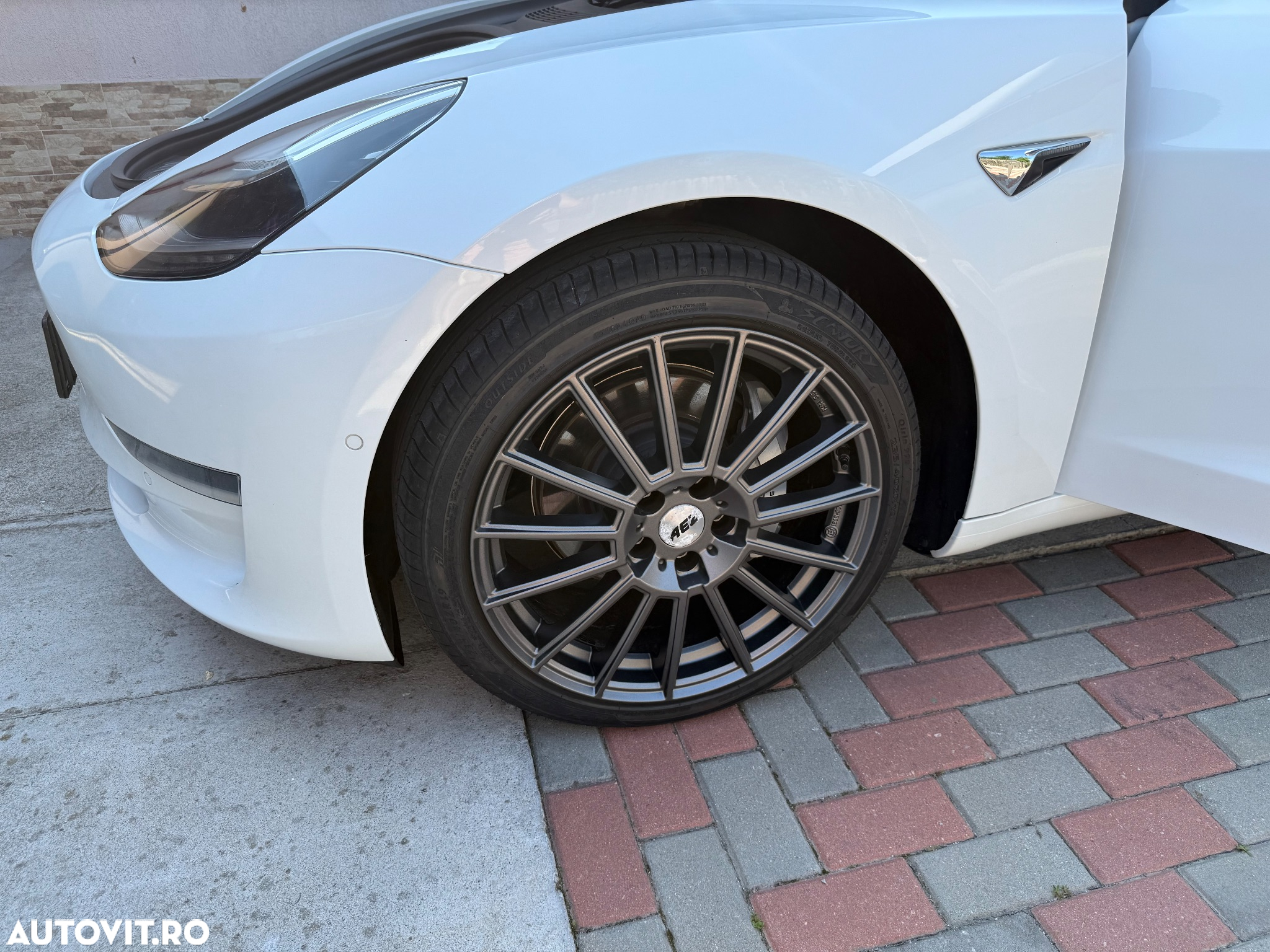 Tesla Model 3 Langstreckenbatterie Allradantrieb Dual Motor - 10