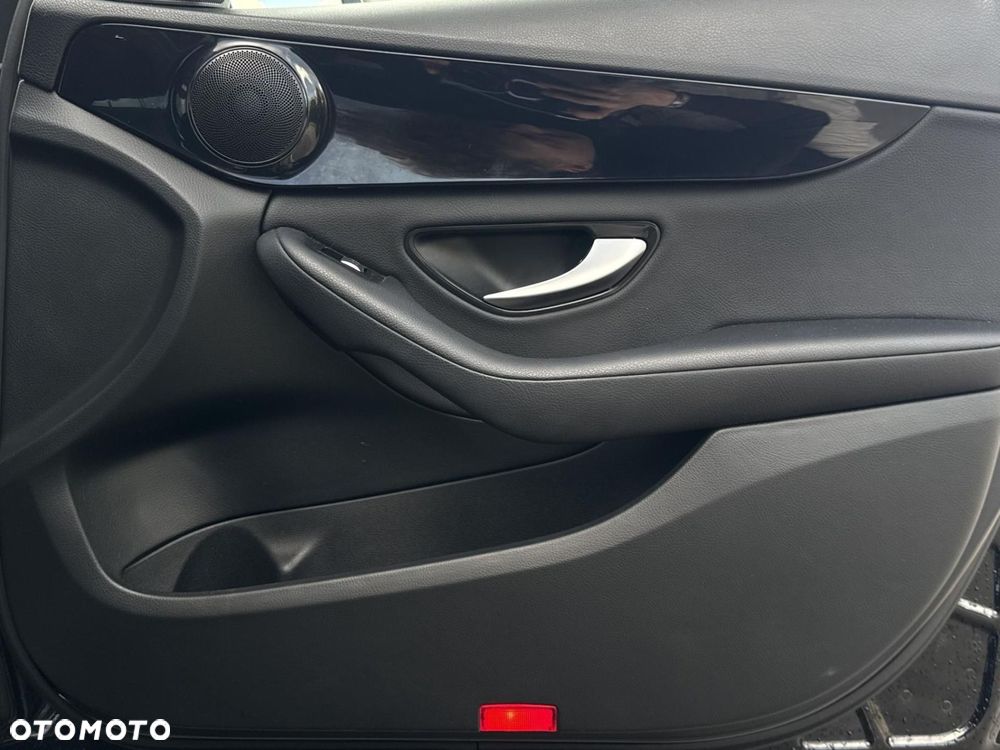 Mercedes-Benz Klasa C 180 9G-TRONIC - 22