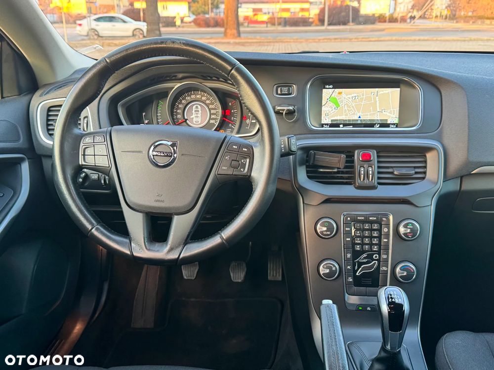 Volvo V40 D2 Momentum - 11