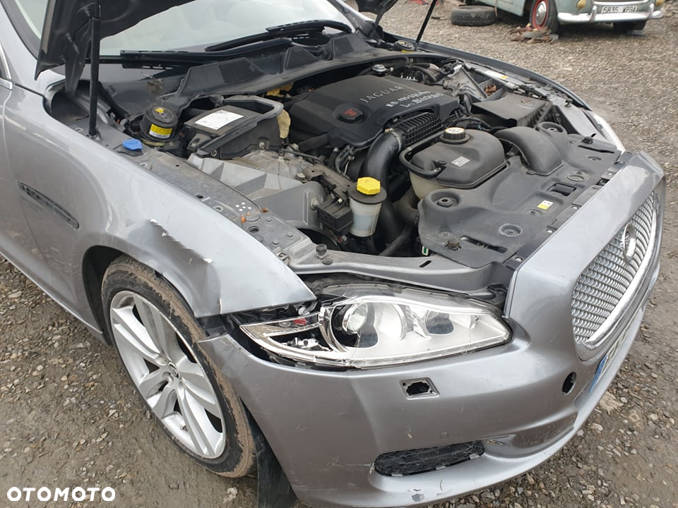 Jaguar XJ 3.0 D V6 Luxury - 12
