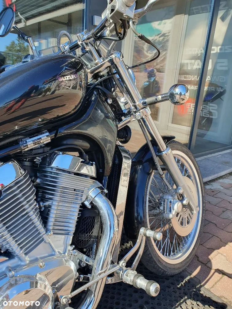 Suzuki Intruder - 17