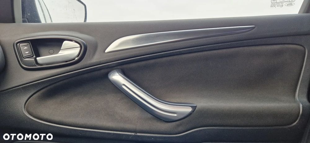 Ford S-Max - 10