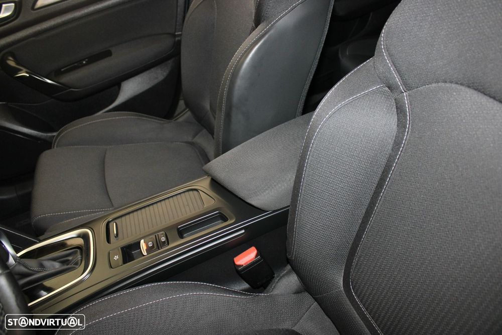 Renault Mégane Sport Tourer 1.6 E-Tech Plug-In Zen - 28