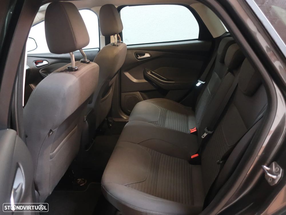 Ford Focus 1.0 SCTi Titanium - 12