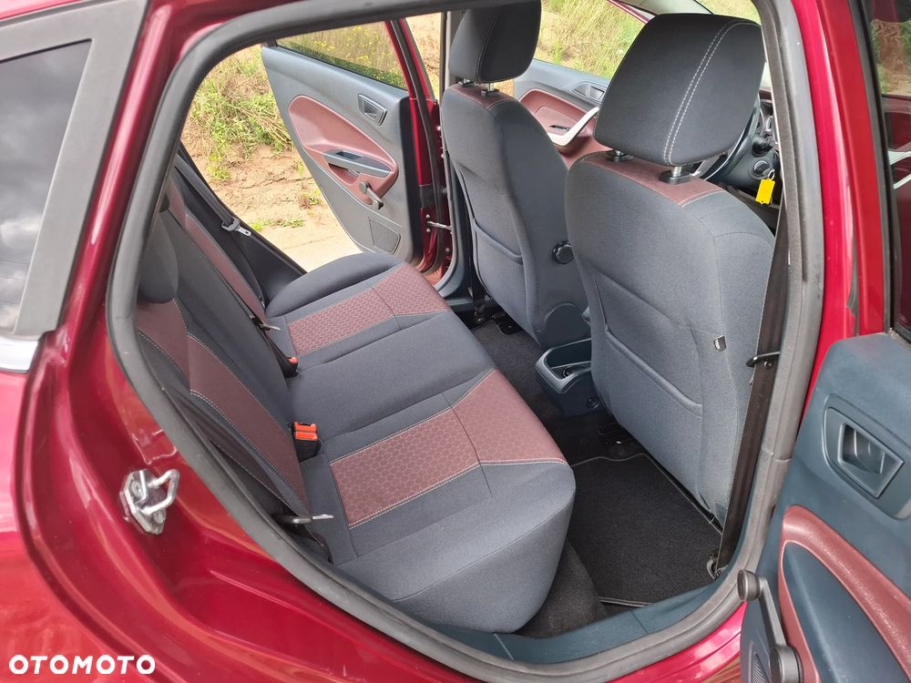 Ford Fiesta 1.6 TDCi SYNC Edition - 11