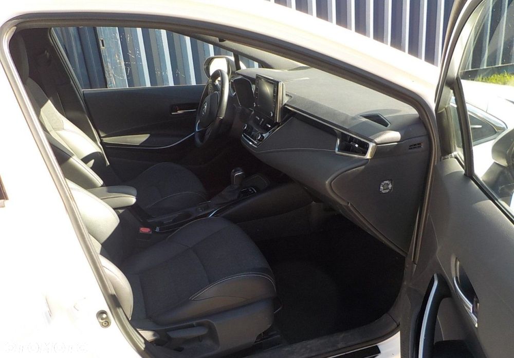 Toyota Corolla - 11