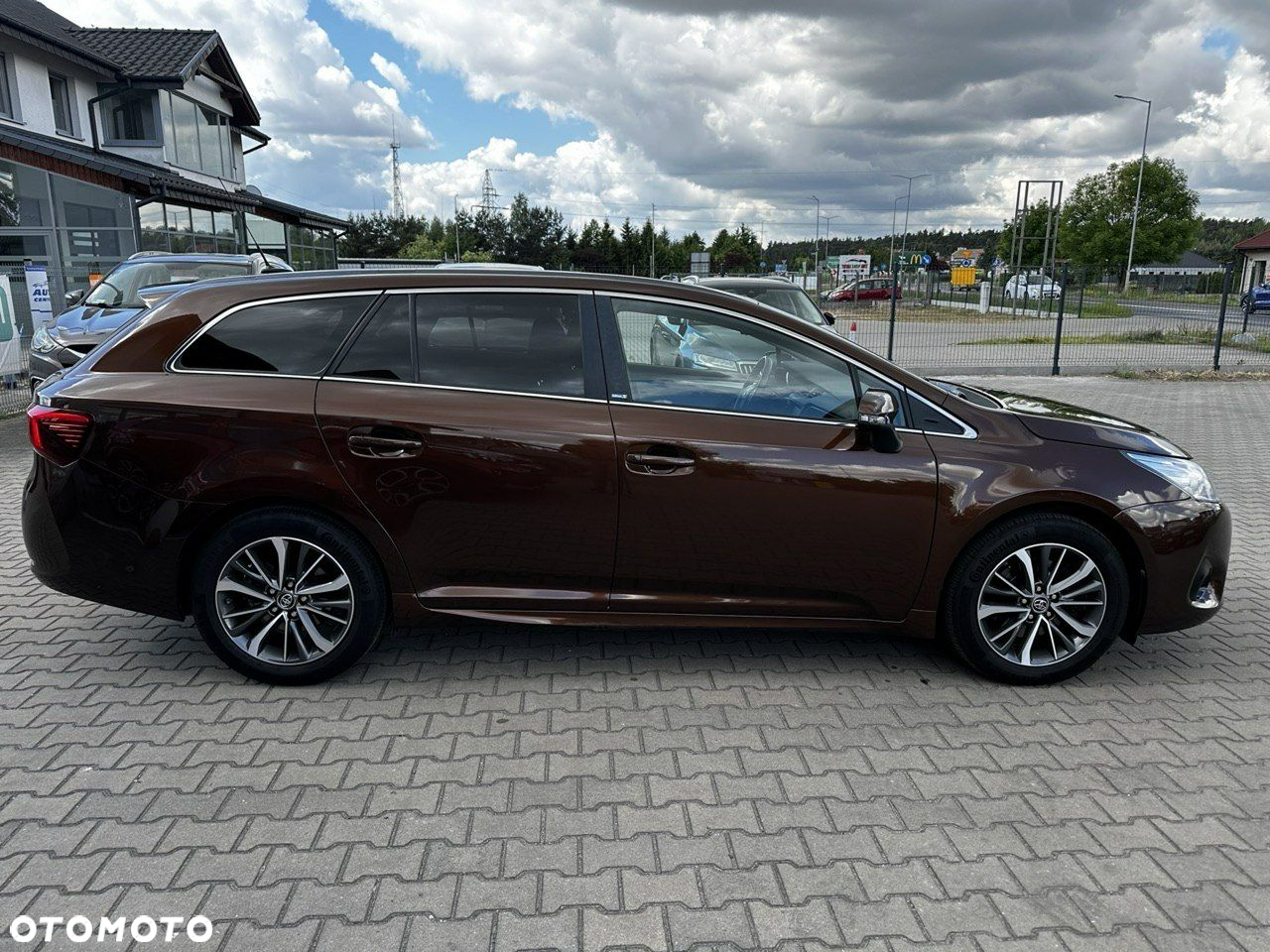 Toyota Avensis 2.0 D-4D Premium - 10