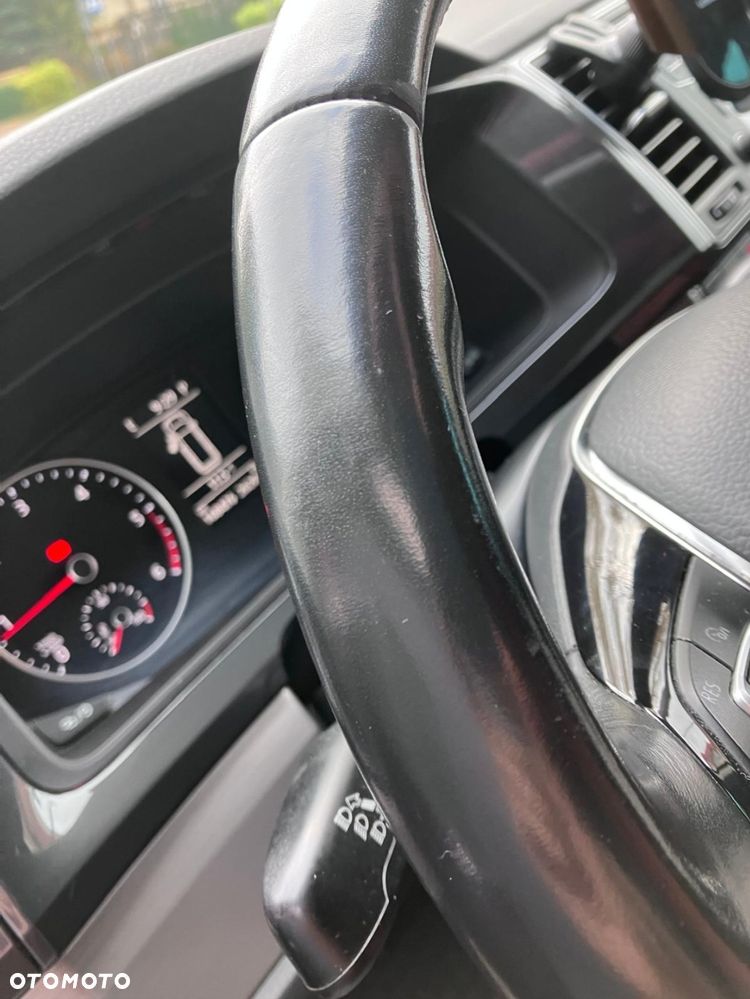 Volkswagen Multivan - 17