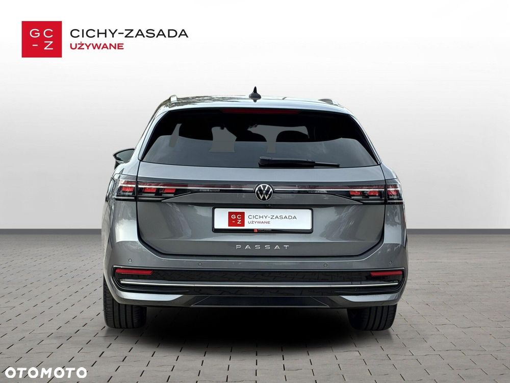 Volkswagen Passat Variant 2.0 TDI EVO Elegance DSG - 5