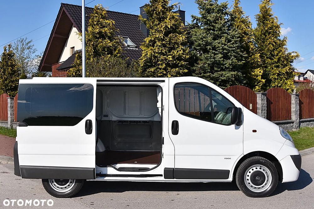 Opel Vivaro - 25