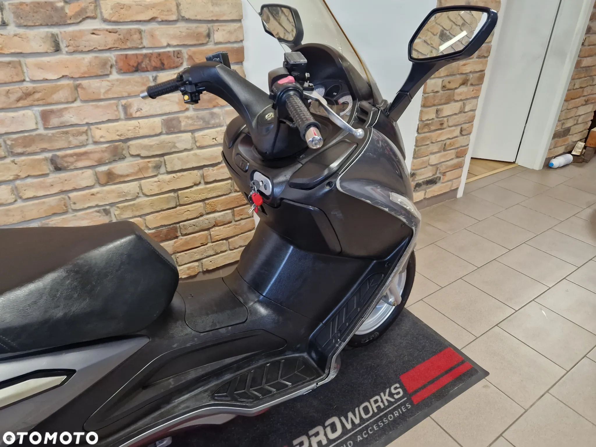 SYM GTS - 28