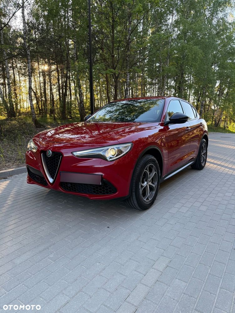 Alfa Romeo Stelvio - 1