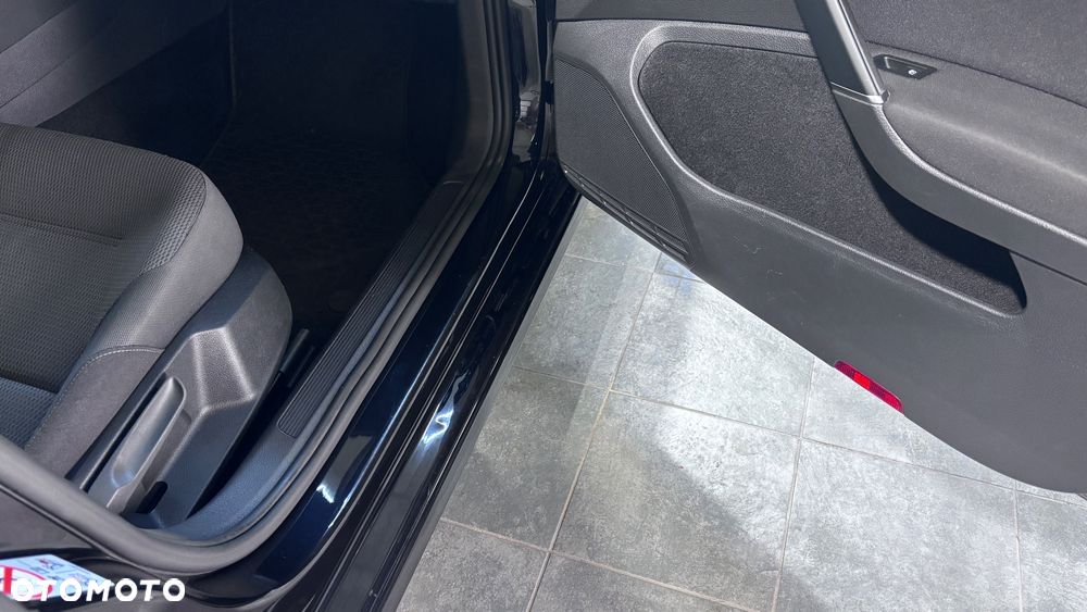 Volkswagen Golf - 29