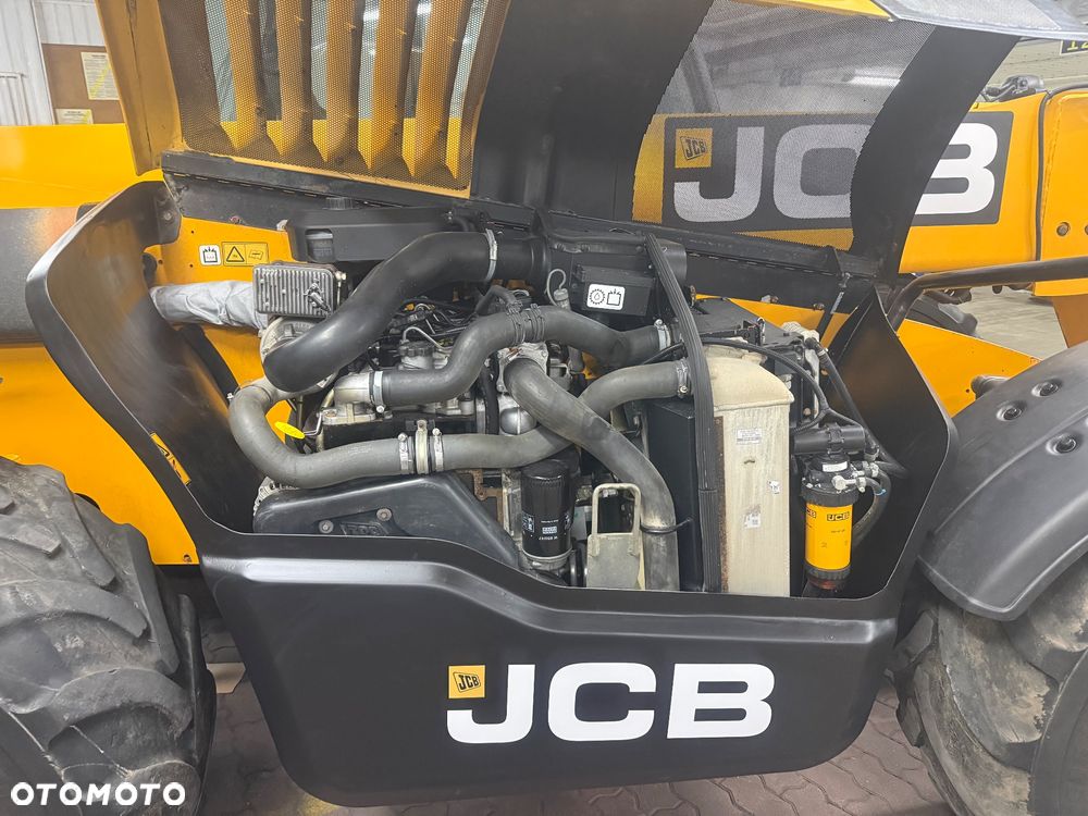 JCB 541-70 Agri Super - 11