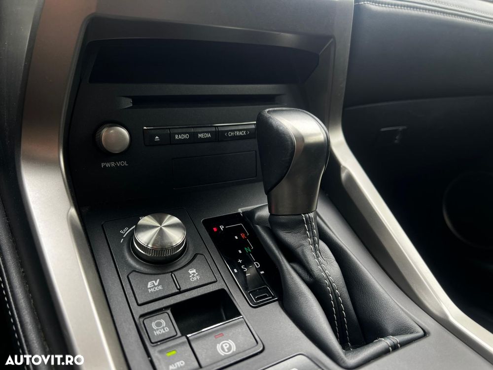 Lexus Seria NX - 13