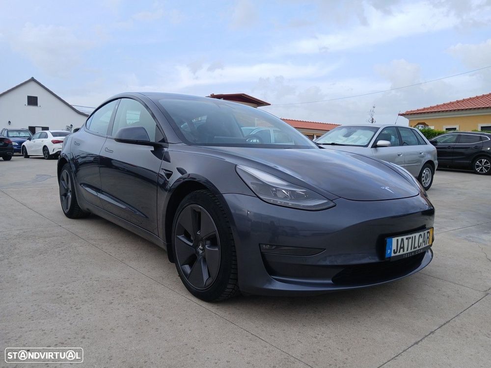 Tesla Model 3 - 3
