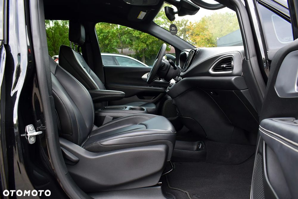 Chrysler Pacifica - 9