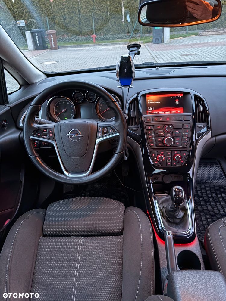 Opel Astra 1.4 T Business EU6 - 9