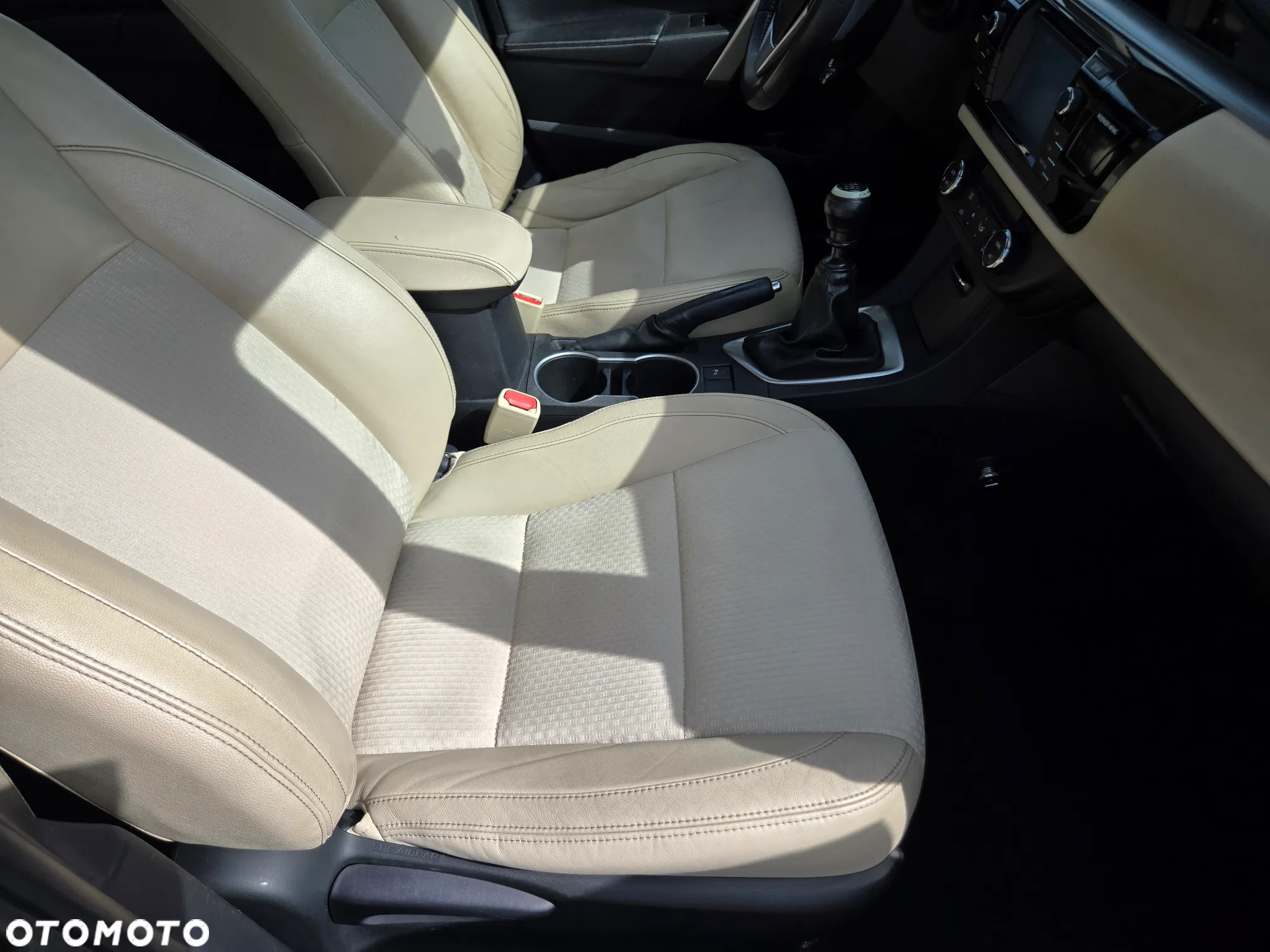 Toyota Corolla 1.6 Prestige - 8