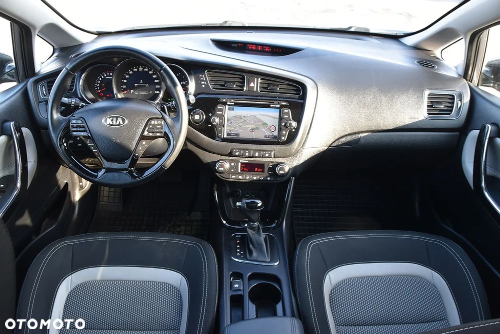 Kia Ceed 1.6 GDI DCT Platinum Edition - 1