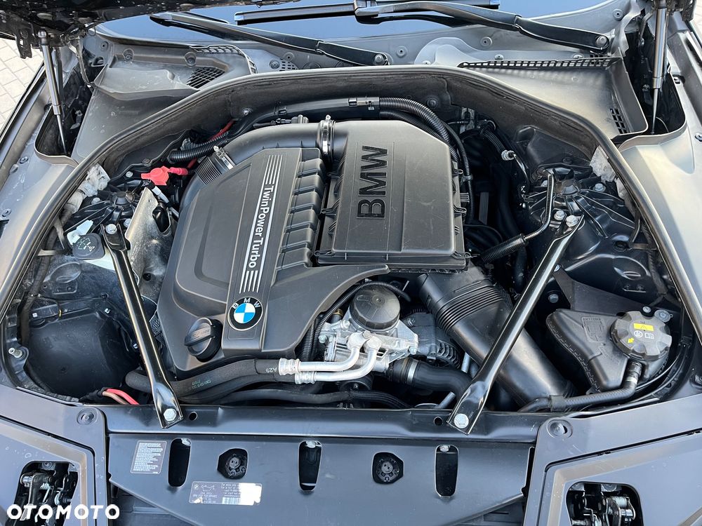 BMW Seria 5 535i Sport-Aut - 11