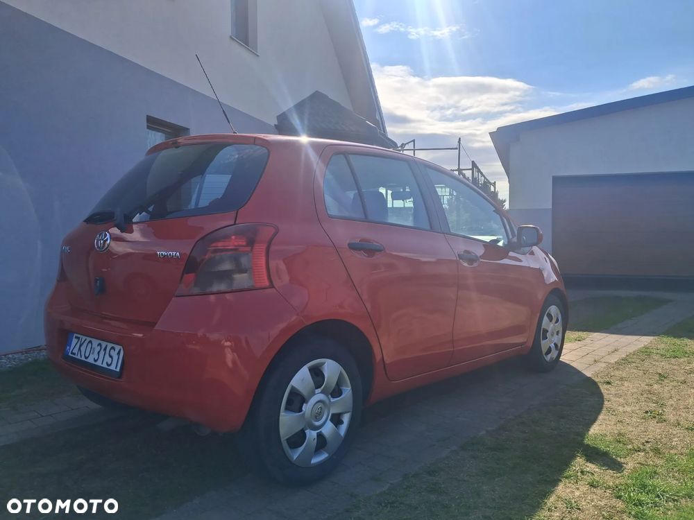 Toyota Yaris 1.3 VVT-i Luna - 4