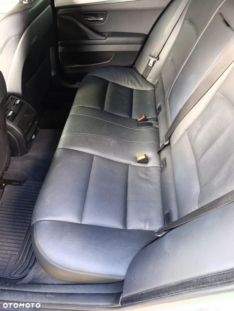 BMW Seria 5 520d xDrive Touring - 15