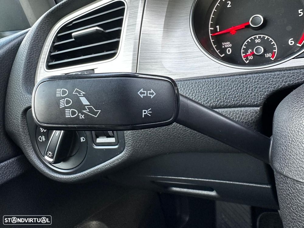 VW Golf Variant 1.6 TDi Confortline - 16