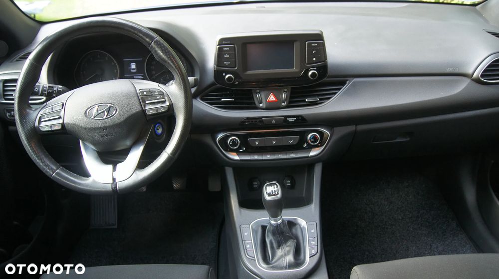 Hyundai i30 1.4 Passion - 12