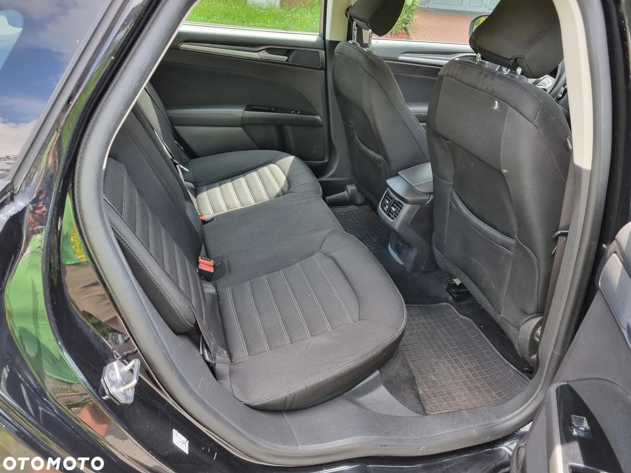 Ford Mondeo 2.0 Hybrid Trend - 25