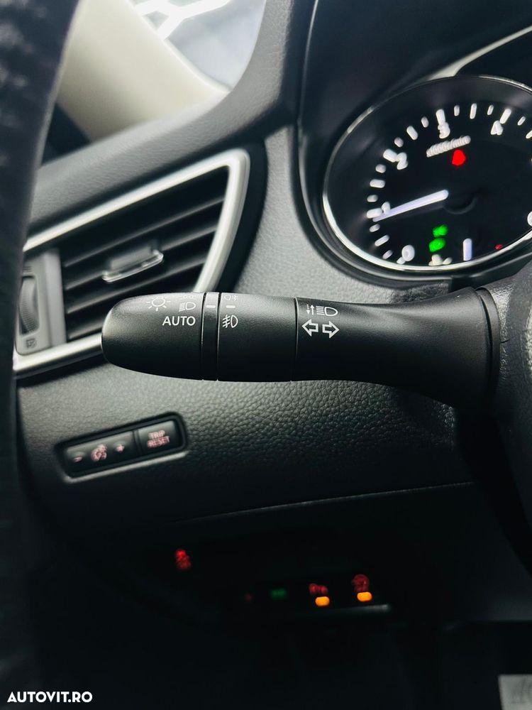 Nissan X-Trail 1.6 dCi Xtronic N-Connecta - 32