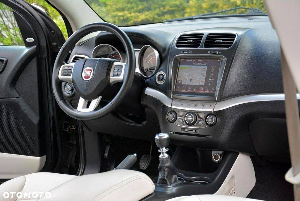 Fiat Freemont 2.0 Multijet Lounge - 22