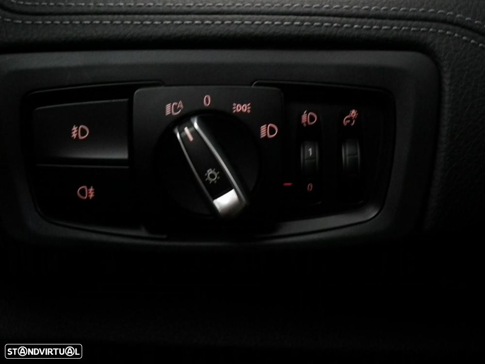 BMW 216 Active Tourer d Line Luxury Auto - 38