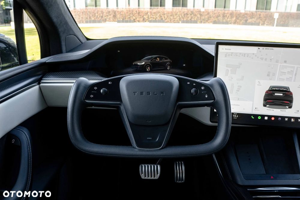 Tesla Model X Plaid - 21