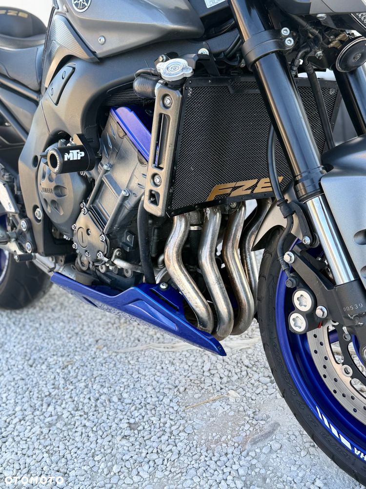 Yamaha FZ8 - 8