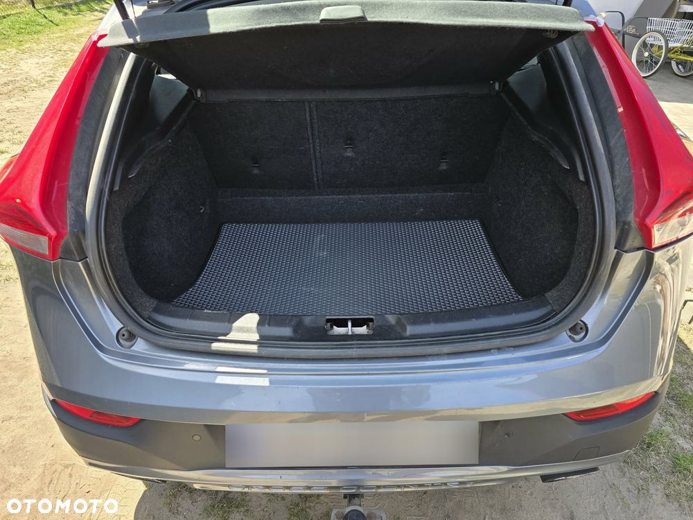 Volvo V40 Cross Country D4 Momentum - 14