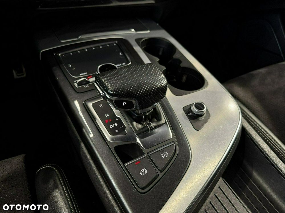 Audi Q7 - 32