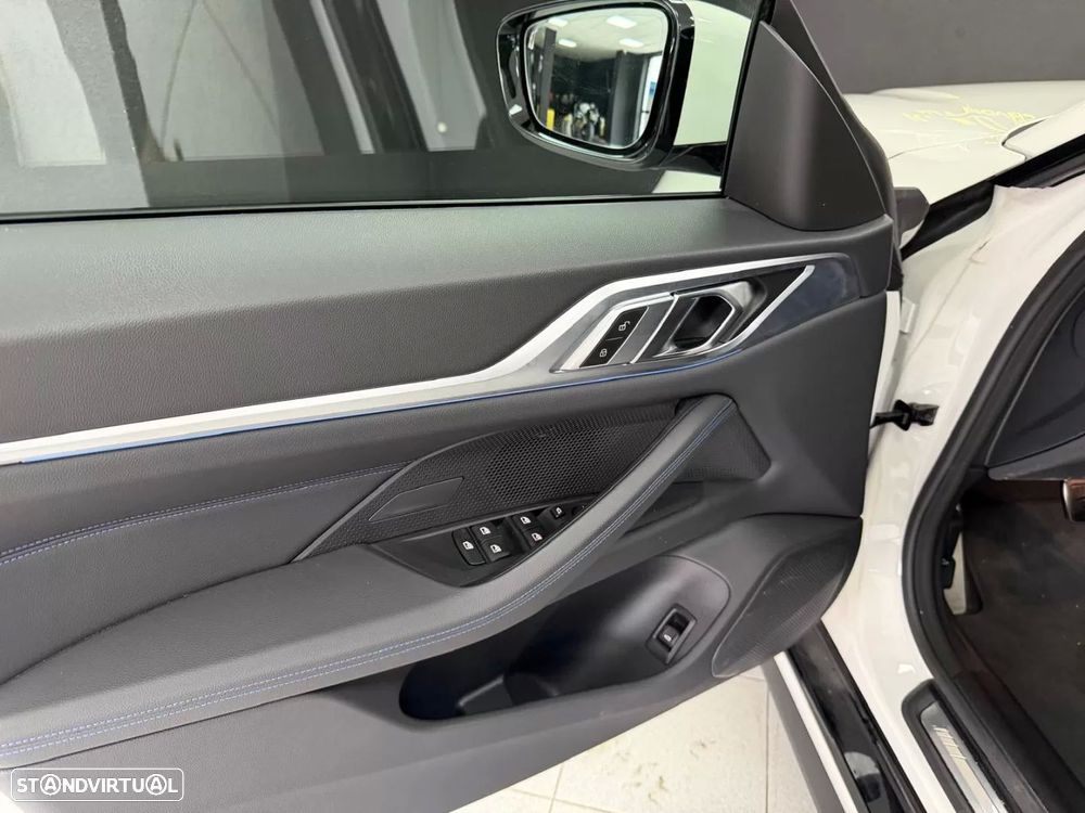BMW i4 eDrive35 Pack Desportivo M - 12