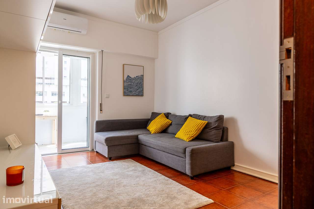 Apartamento T1 — Praça de Espanha | Luminoso | Mobilado | AC - Grande imagem: 2/14