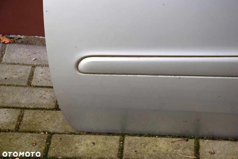 Opel Zafira B 05-14 Drzwi Lewy przód lewe przednie srebrne Z157 bez korozji - 5