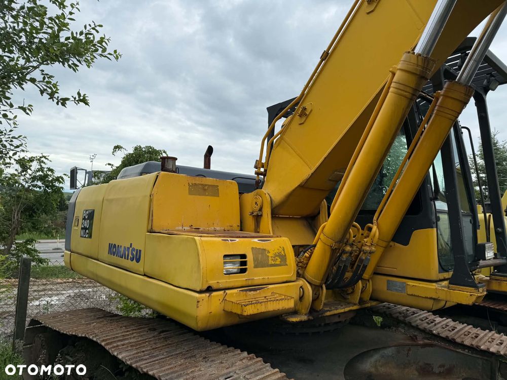 Komatsu PC240 - 2