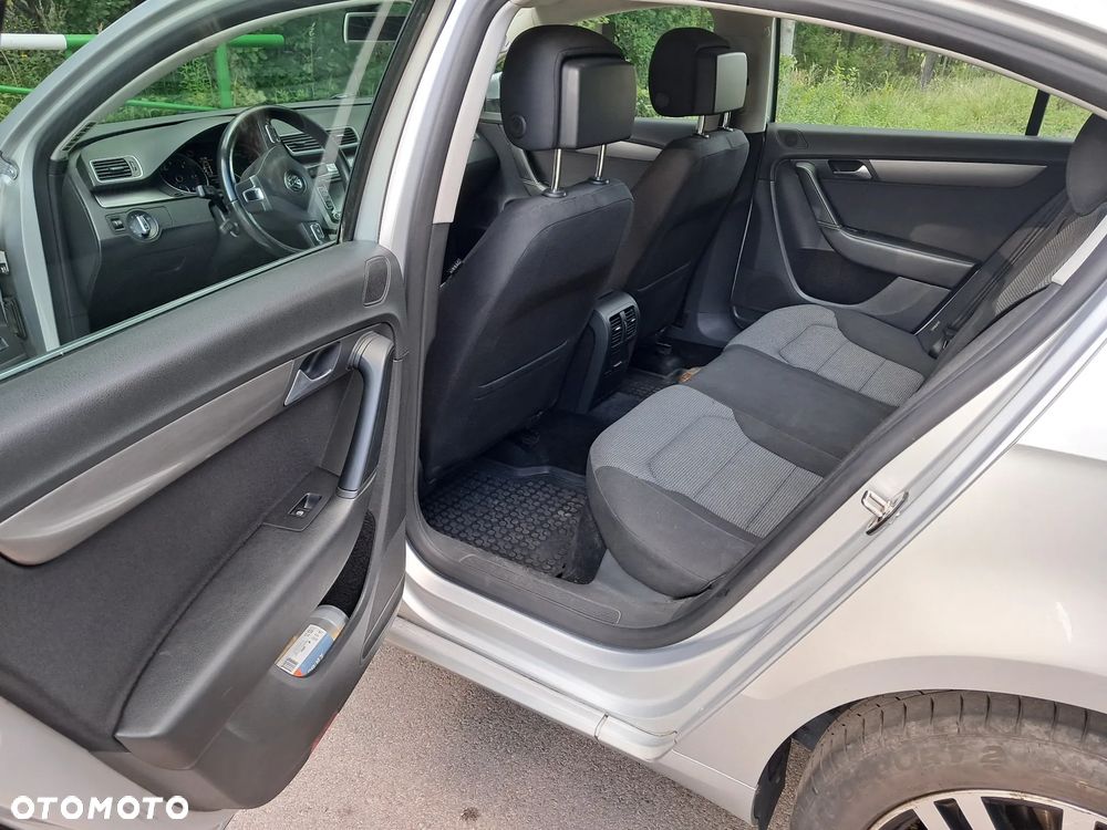 Volkswagen Passat 2.0 TDI Edition 40 - 6